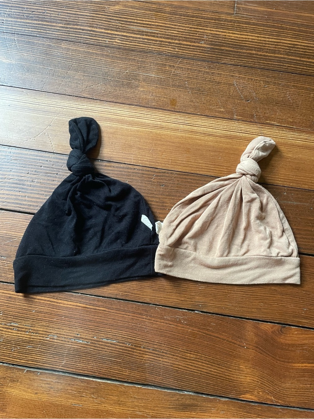 Kids Knot Top Beanie Hat - Black & Tan
